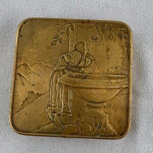 Vintage Evans Small Size gold tone compact 1940's with History